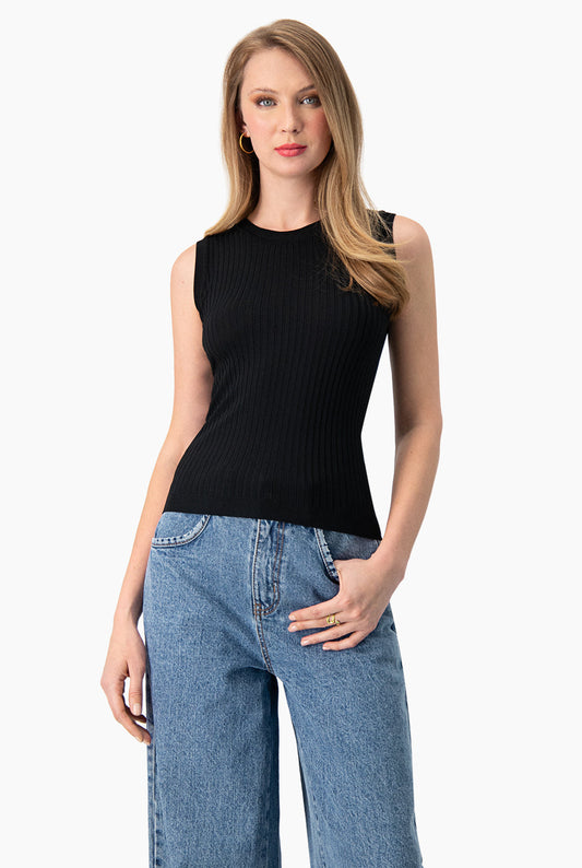 Blusa sin mangas color negro