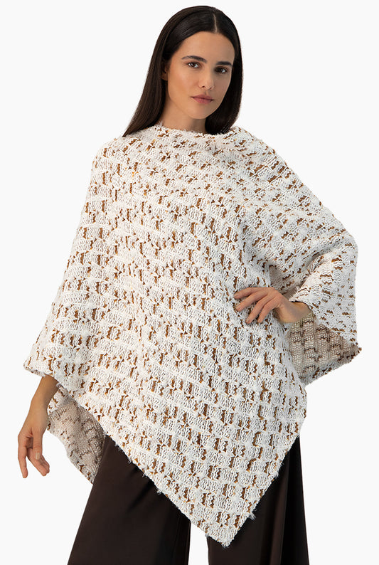 Poncho tejido multicolor con diseño geométrico de Ivonne